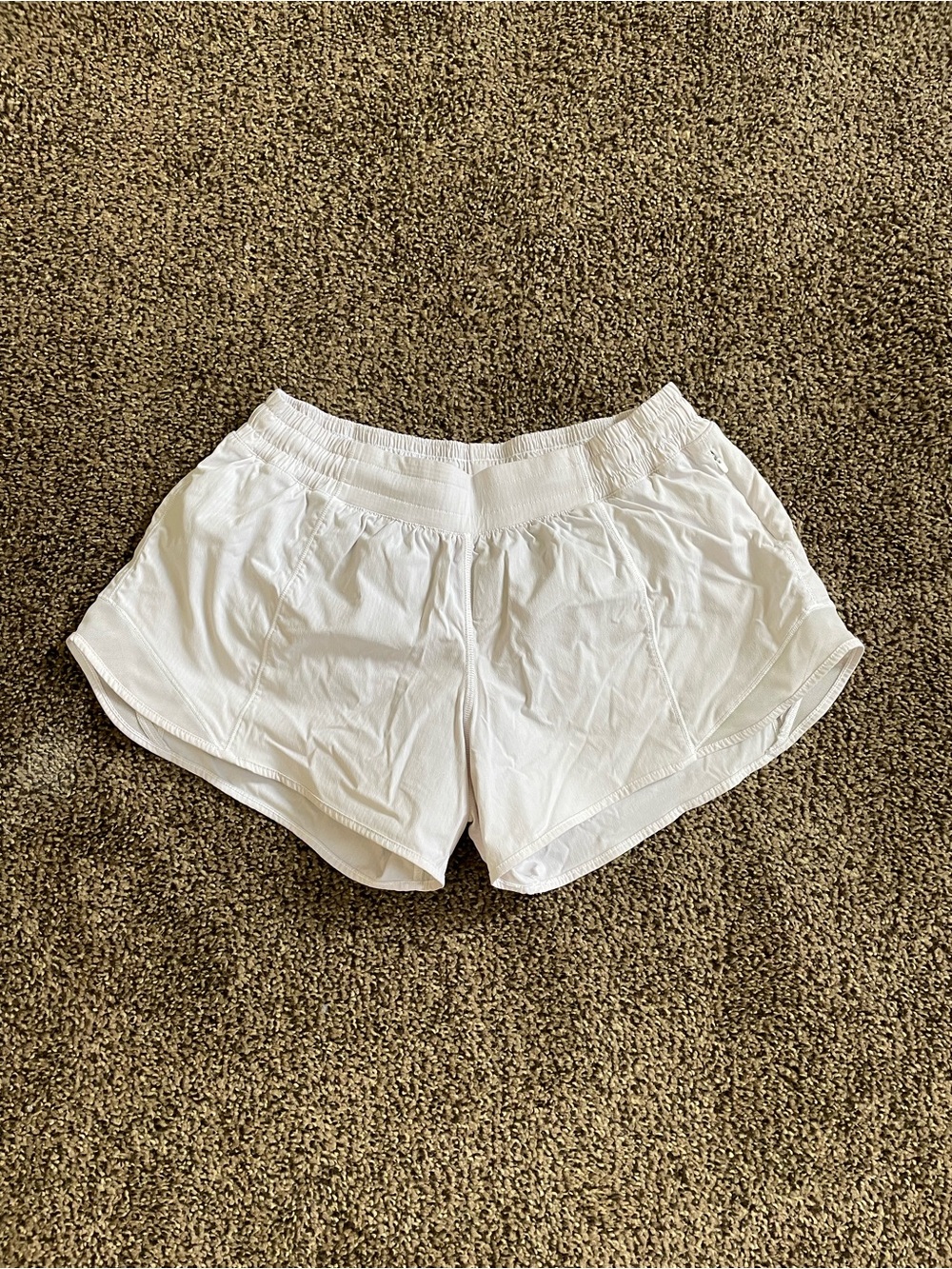 Lululemon Hotty hot shorts low rise 2.5 inseam